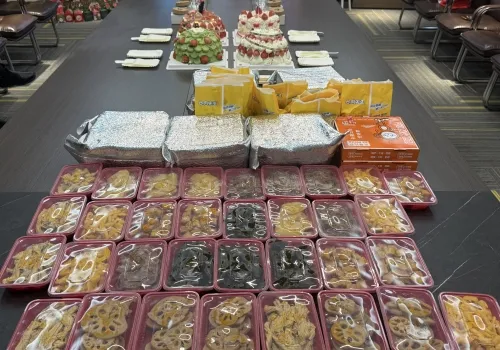 Válvula de flujo,empresa comercial de acero,celebración de Navidad,fiesta de cumpleaños de empleados,cultura de la empresa,team building,industria siderúrgica,celebración del lugar de trabajo,compromiso de los empleados